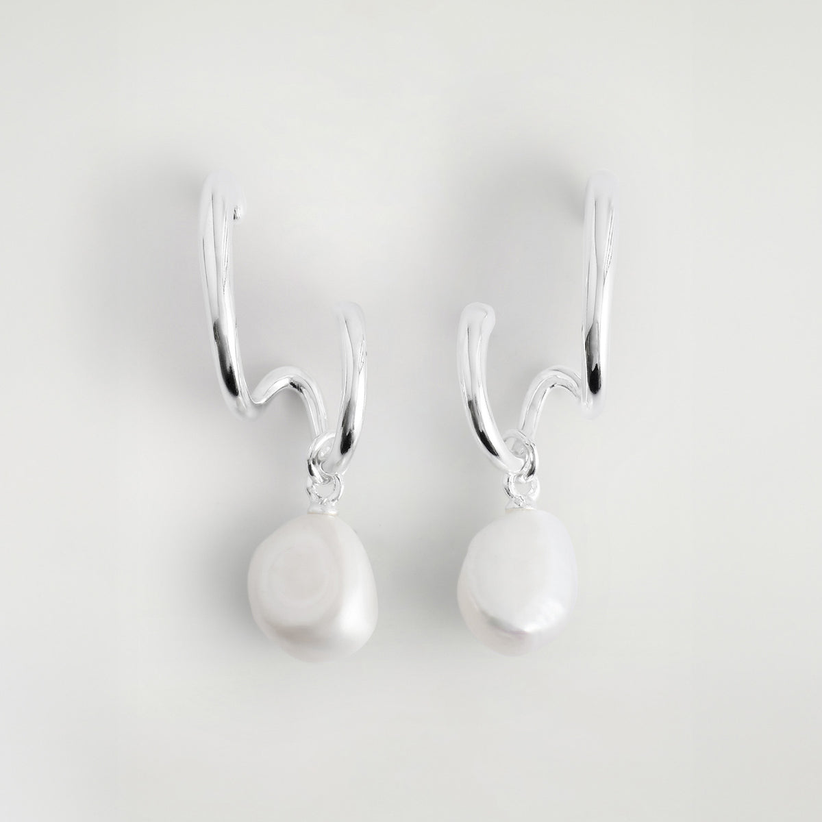 Pearl Charm Earring 1288597002