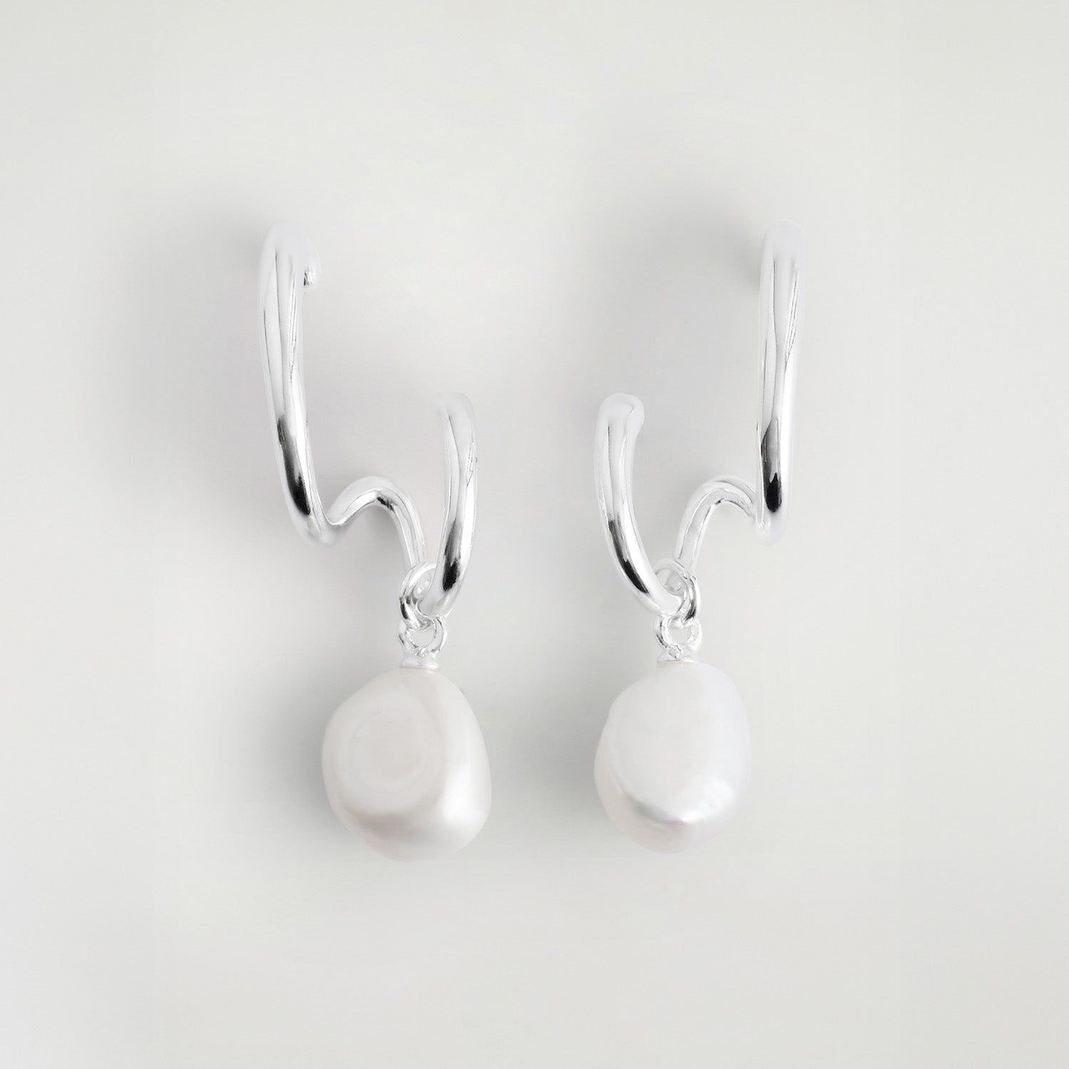 Pearl Charm Earring 1288597002