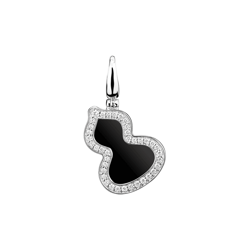 Wulu pendant in 18K white gold with diamonds and onyx