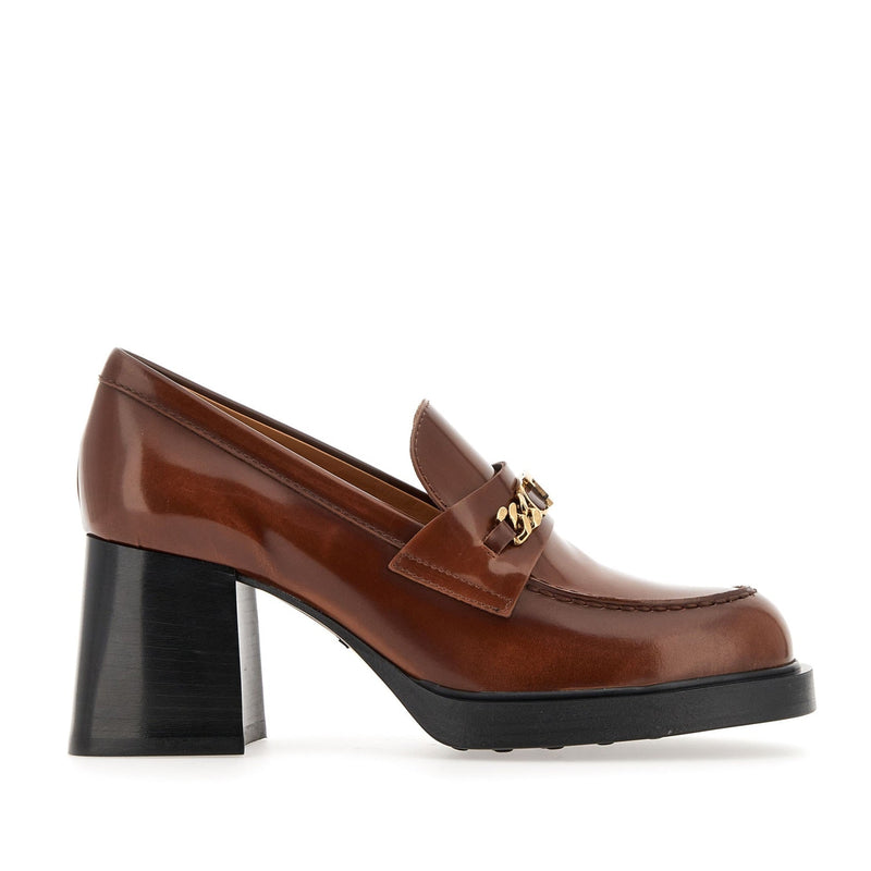 Loafers in Leather with Heel