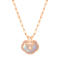 Small Yu Yi necklace in 18K rose gold with diamonds and mother of pearl