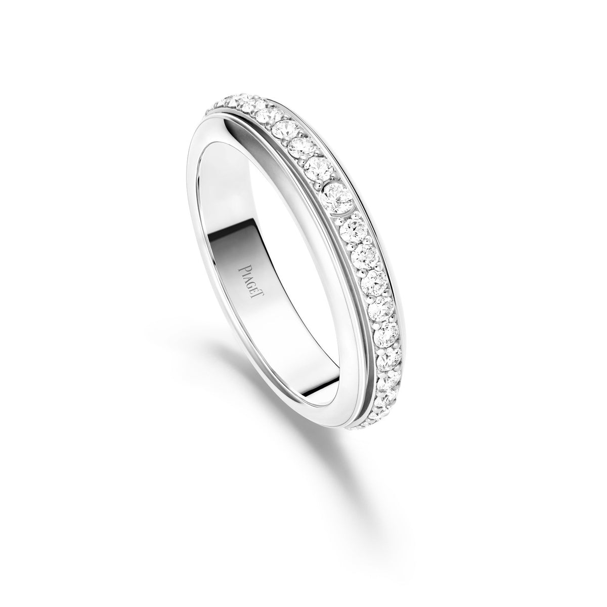 Possession ring in 18K white gold set with 36 brilliant-cut diamonds (approx. 0.7 ct).